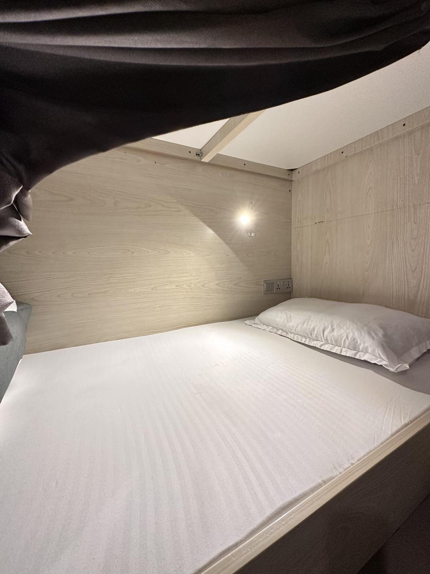 דובאי Bollywood Beach Hostel מראה חיצוני תמונה