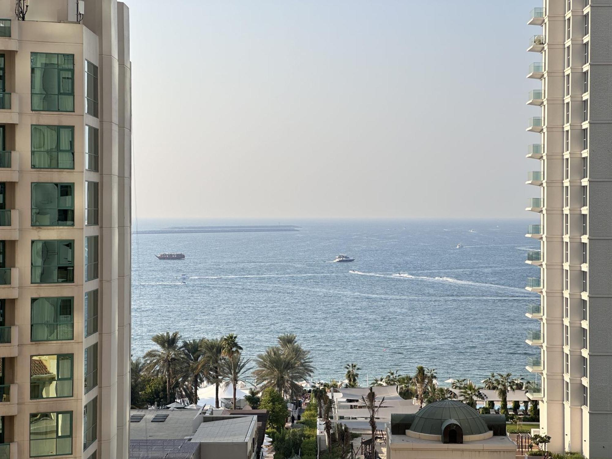 דובאי Bollywood Beach Hostel מראה חיצוני תמונה
