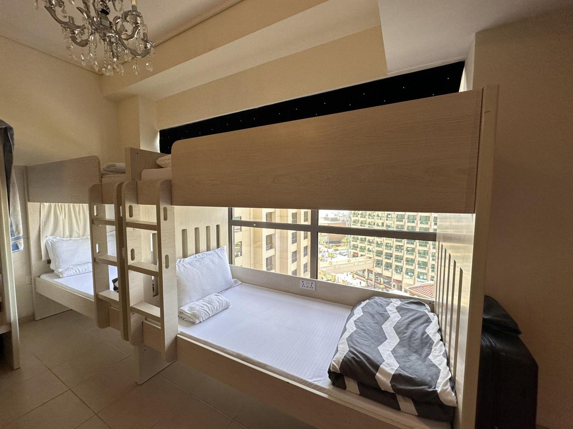 דובאי Bollywood Beach Hostel מראה חיצוני תמונה